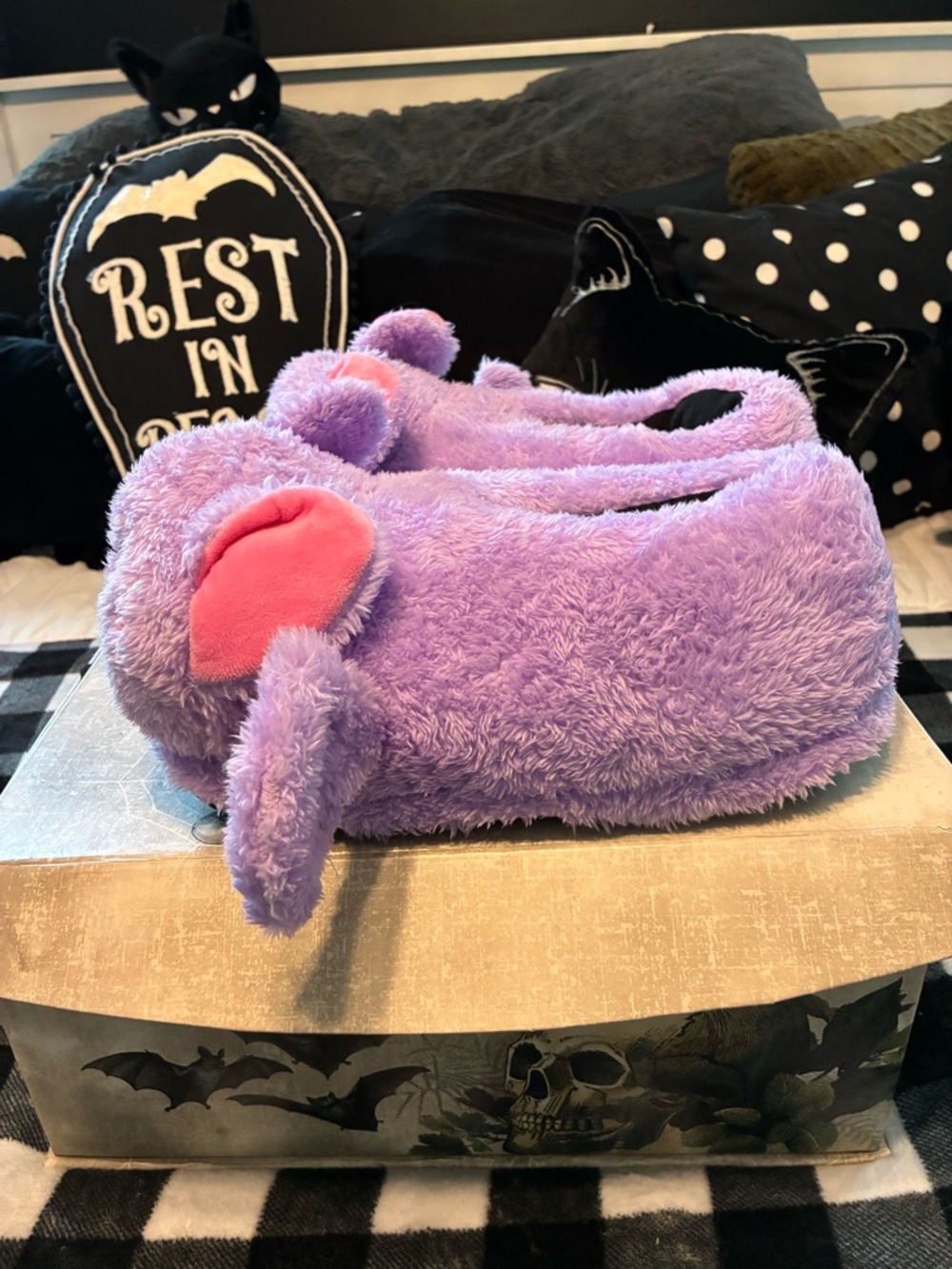 Dolls kill Plush Purple Bat Slippers - Cute Halloween Kawaii NWOT size 8 - Picture 5 of 8